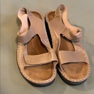 Naot slingback tan sandals - size 42 (11)